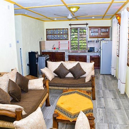 Apartmenthaus Salama Villen In Diani Diani Beach Luaran gambar