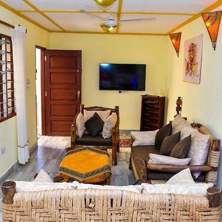 Apartmenthaus Salama Villen In Diani Diani Beach Luaran gambar