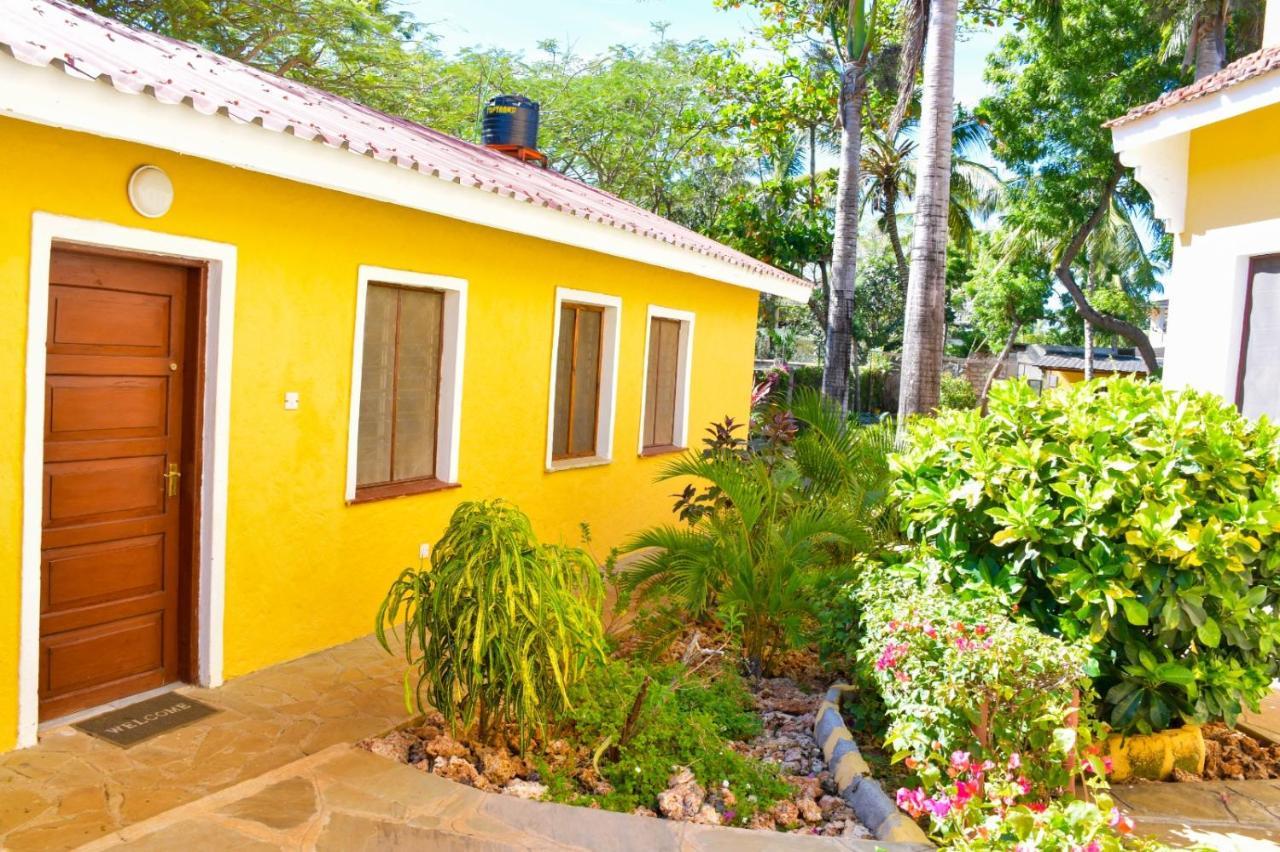 Apartmenthaus Salama Villen In Diani Diani Beach Luaran gambar